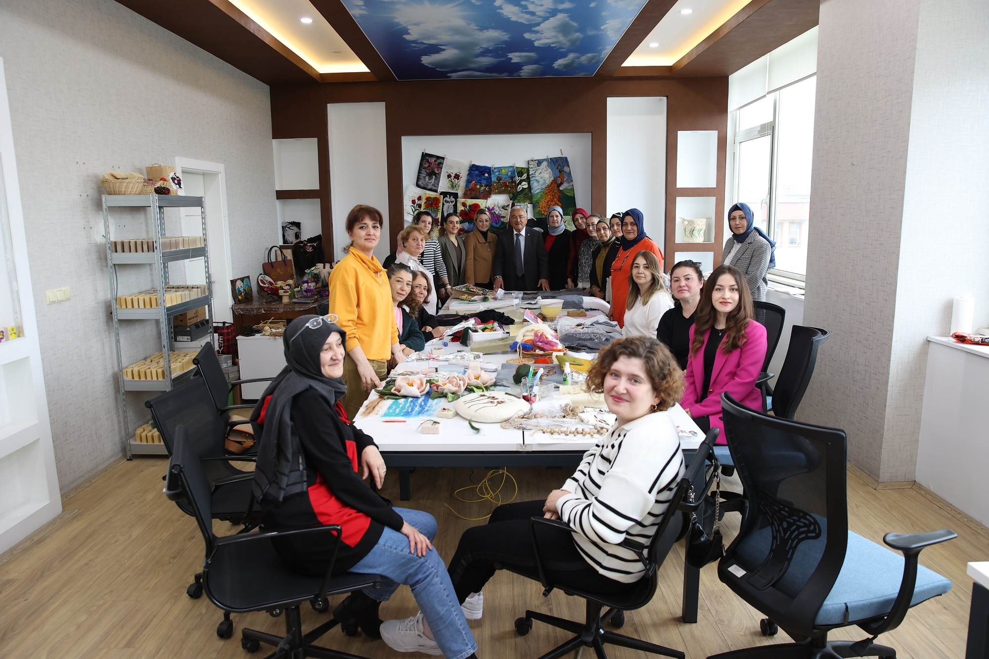 DAVET’TEN KADIN İSTİHDAMINA DESTEK 